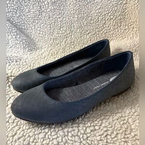 Women's Grey Ballet Flats